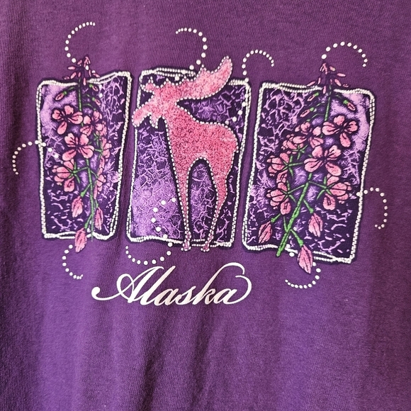 NWT Purple Alaska graphic moose tshirt size L - Picture 2 of 4
